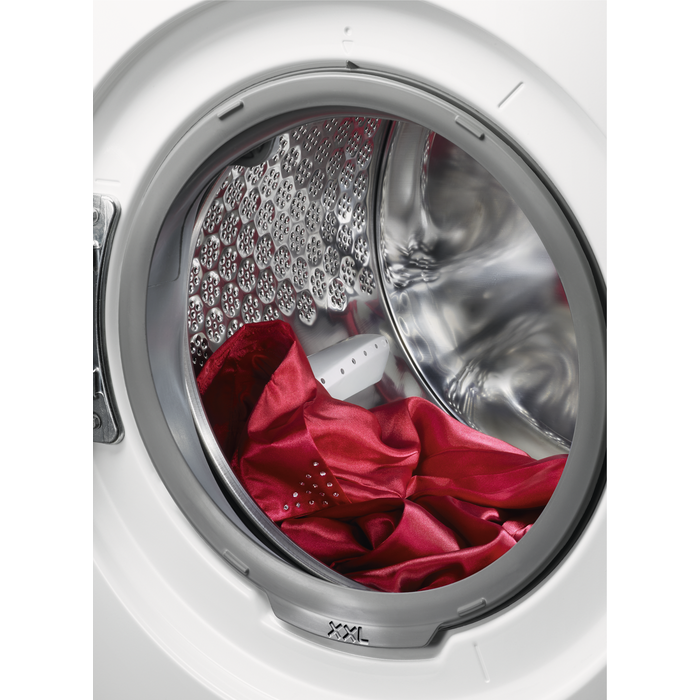 AEG - 8 kg washing machine - L8FEC68SR