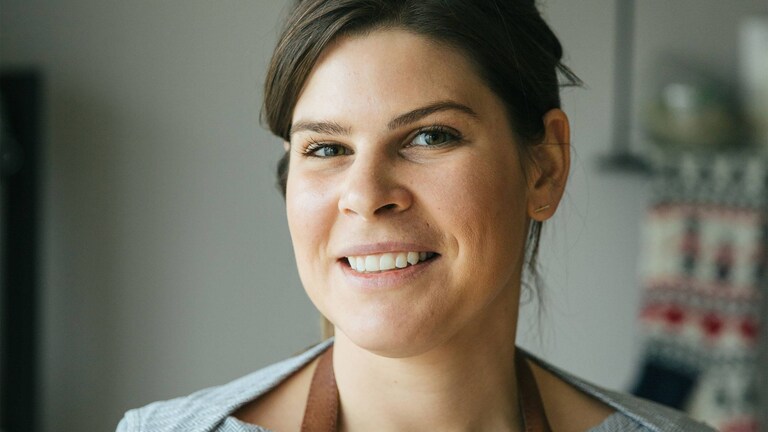 Жак ла Мерде посміхається